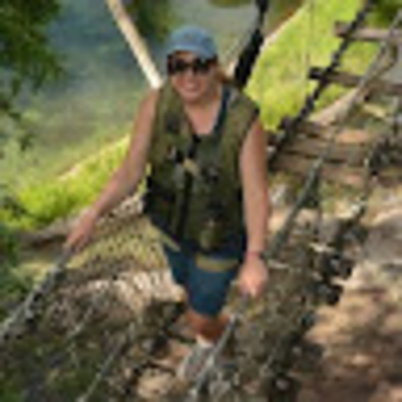 Meet your Posher, Nicole - Picture 1 of 1